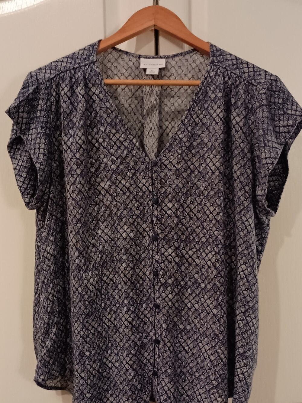 Liz Claiborne Navy and White Short-Sleeve Button Front Blouse